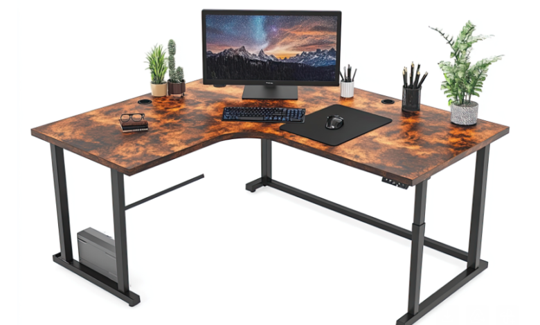 How a Corner Computer Desk Maximizes Space and Efficiency
